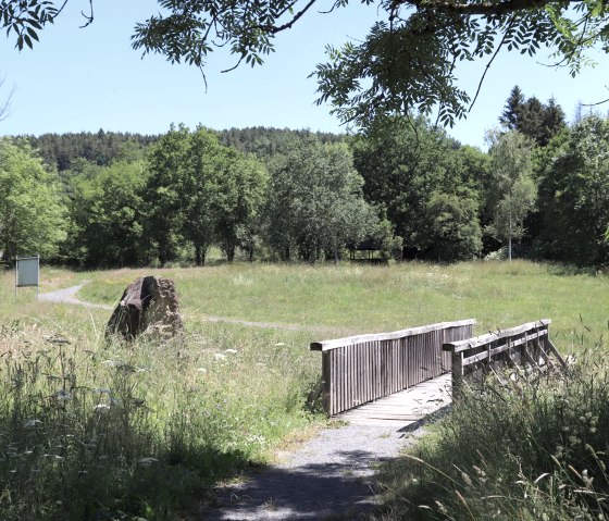 Steg am Stausee Irsental, © Tourist-Information Islek