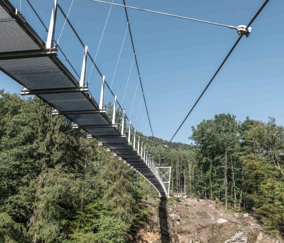 Aufbau Hängebrücke Irreler Wasserfälle, © Naturpark Südeifel/Thomas Urbany