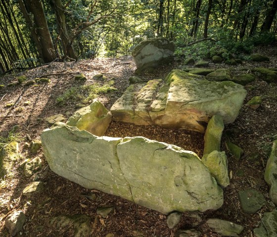 Stone cist grave near Schankweiler, © Eifel Tourismus GmbH, D. Ketz