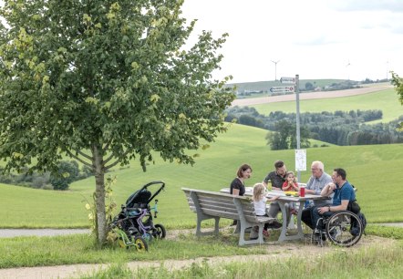 Komfort-Weg Ammeldingen bei Neuerburg Rastplatz, © Naturpark Südeifel/Thomas Urbany