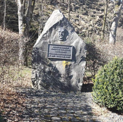 Gedenkstein Johann Anton Zinnen, © Felsenland Südeifel Tourismus GmbH