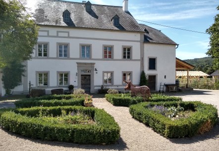 In Wolsfeld harmonieren Gartenkultur und Baukultur sehr gut miteinander. , © Naturpark Südeifel/Indra Schaperdoth