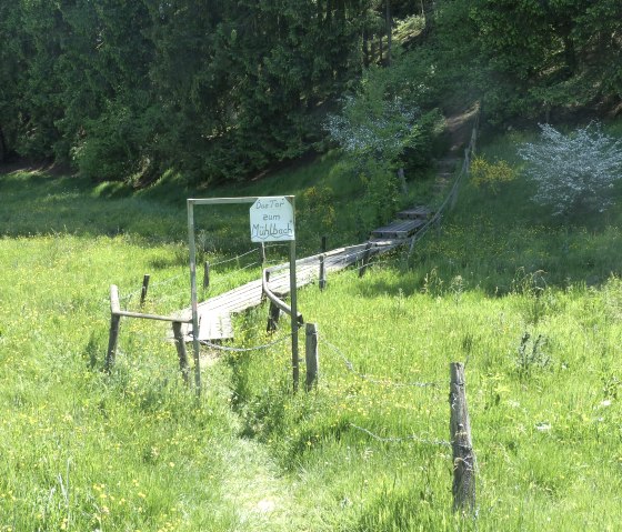 Steg über den Mühlbach, © Tourist-Information Islek, I. Wirtzfeld