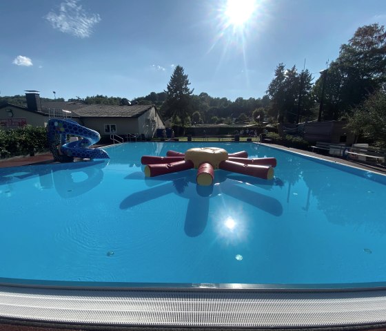 Freibad Körperich Kinderbecken, © Felsenland Südeifel Tourismus GmbH / Anna Carina Krebs