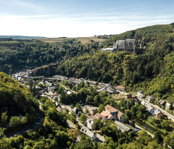 Nat'Our Route 5, Vianden und Schloss, © Eifel Tourismus GmbH, D. Ketz