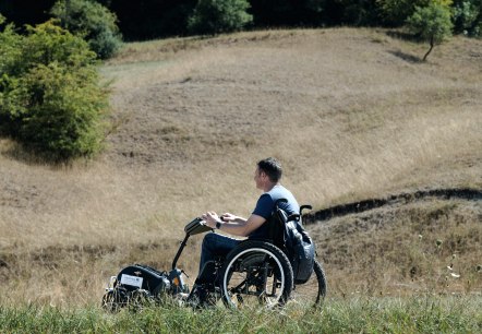 Rollstuhlzuggerät Swiss-Trac, © Naturpark Südeifel/Thomas Urbany