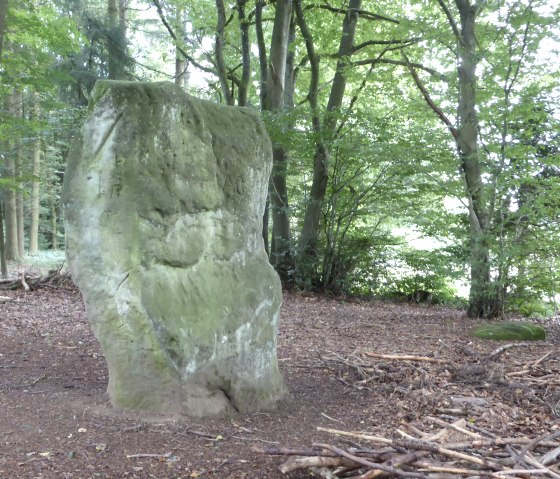 Der Druidenstein oder Eckstein bei Bollendorf, © Elke Wagner, Felsenland Südeifel Tourismus GmbH