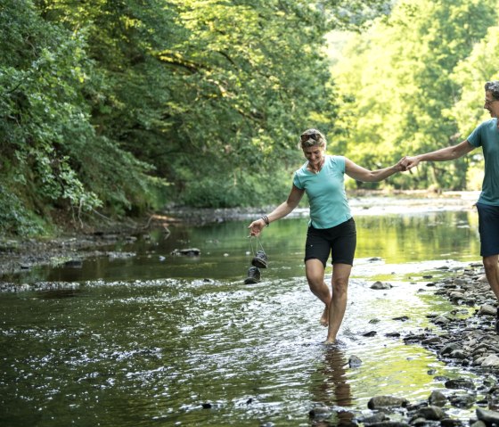 Spaß am Wasser der Prüm auf der Stausee-Prümtalroute, © Eifel Tourismus GmbH, D. Ketz