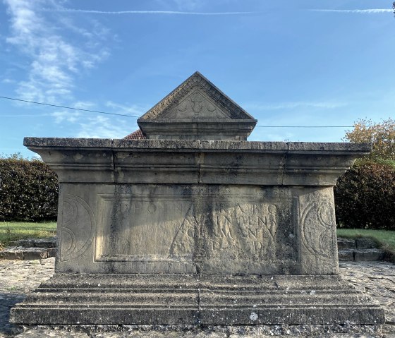 Weihedenkmal Ernzen, © Felsenland Südeifel Tourismus GmbH, AC Krebs