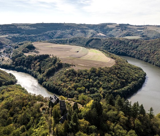 Ourtalschleife mit Burg Falkenstein, © Eifel Tourismus GmbH, Dominik Ketz