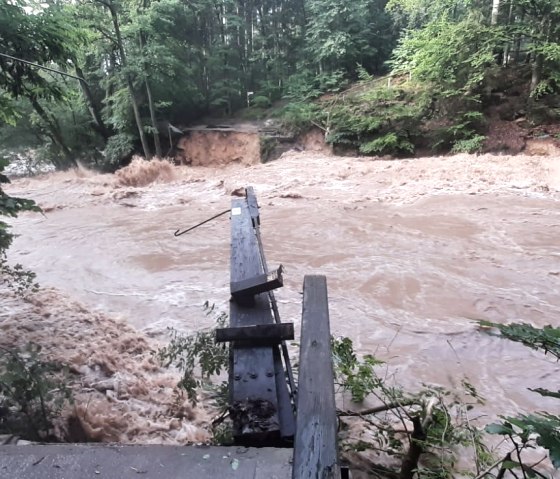 Wasserfälle Irrel zerstörte Brücke, © Naturpark Südeifel/ Dr. Holger Tülp