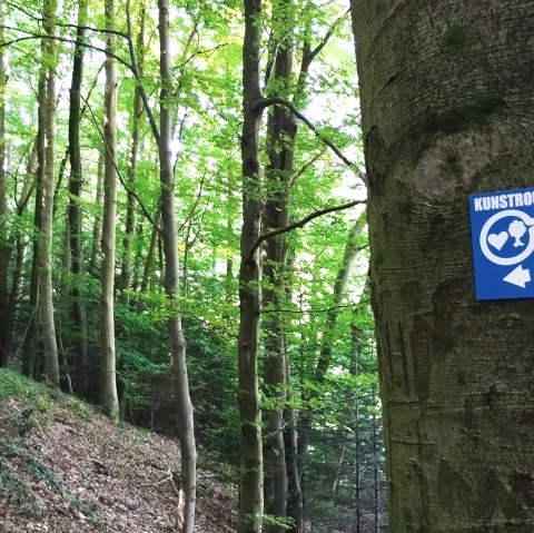 Schild Kunstroute Kyllburg, © TI Bitburger Land