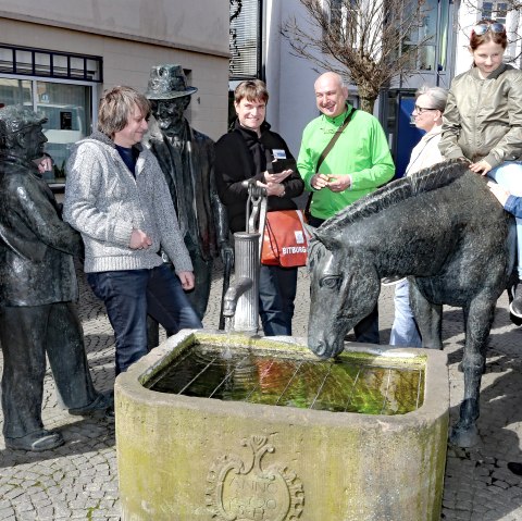 Gruppe am Pferdemarkt, © Tourist-Information Bitburger Land