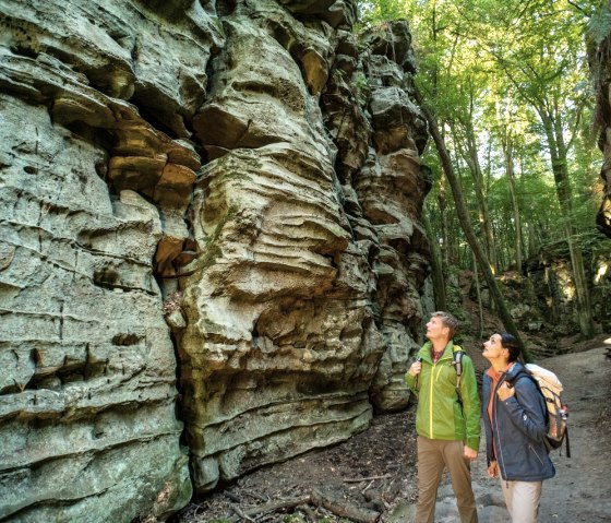 bizarre-felsformationen-nahe-der-teufelsschlucht