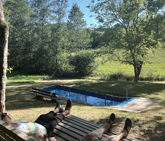 Water treading pool with lounger, © Felsenland Südeifel Tourismus GmbH, A. C.  Krebs