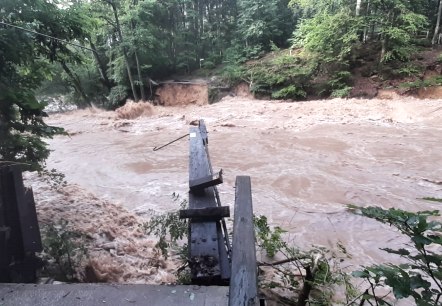 Wasserfälle Irrel zerstörte Brücke, © Naturpark Südeifel/ Dr. Holger Tülp