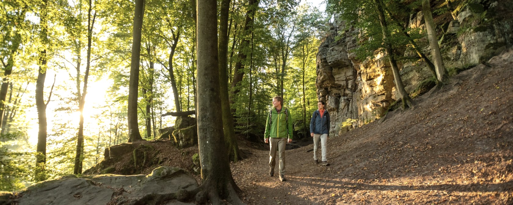 auf-dem-felsenweg-nahe-der-teufelsschlucht-unterwegs_dominik-ketz, © Dominik Ketz